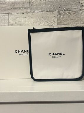 GWP- Beaute White Canvas Cosmetic Pouch